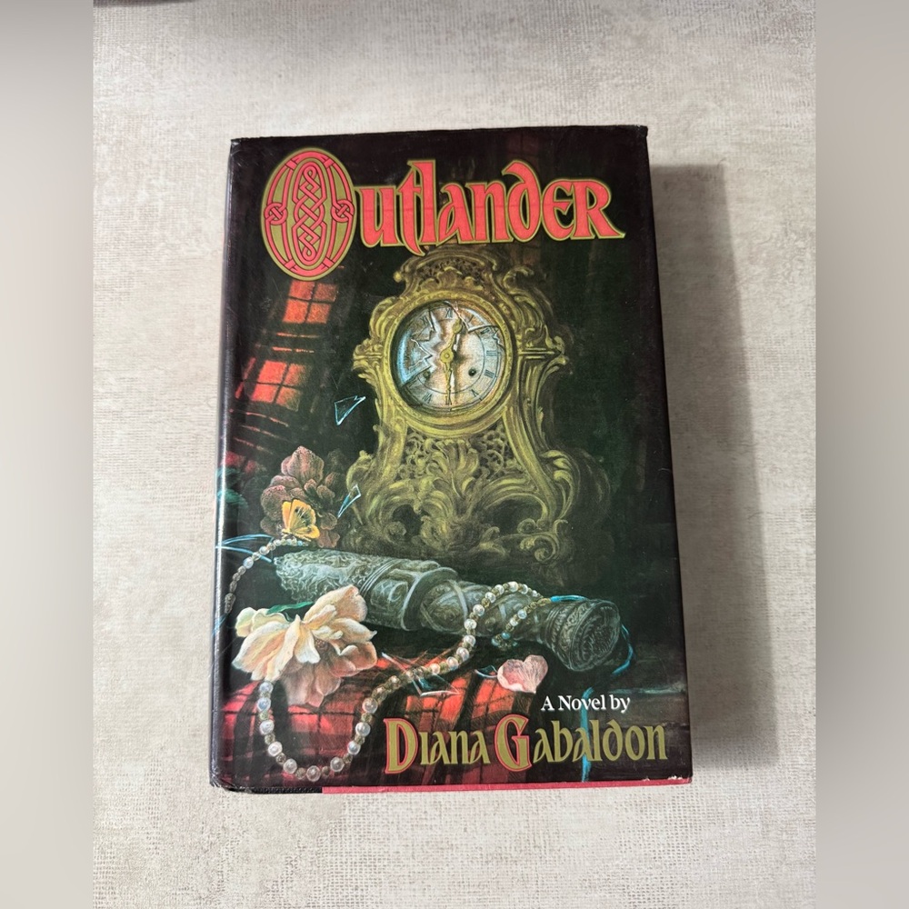RARE ORIGINAL COVER EDITION OUTLANDER BOOK